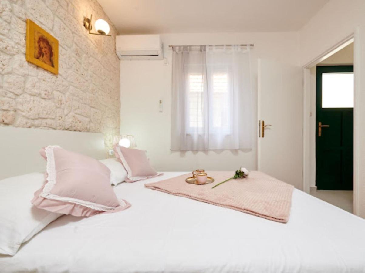 Guesthouse Ana Trogir Old Town Ngoại thất bức ảnh