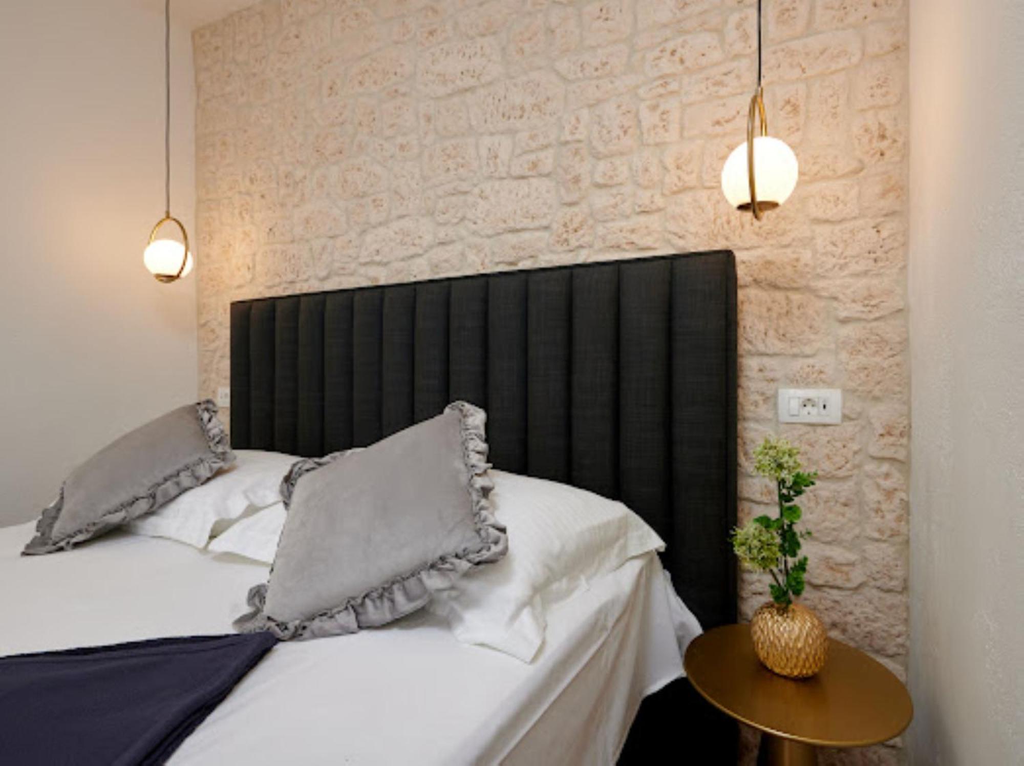 Guesthouse Ana Trogir Old Town Ngoại thất bức ảnh