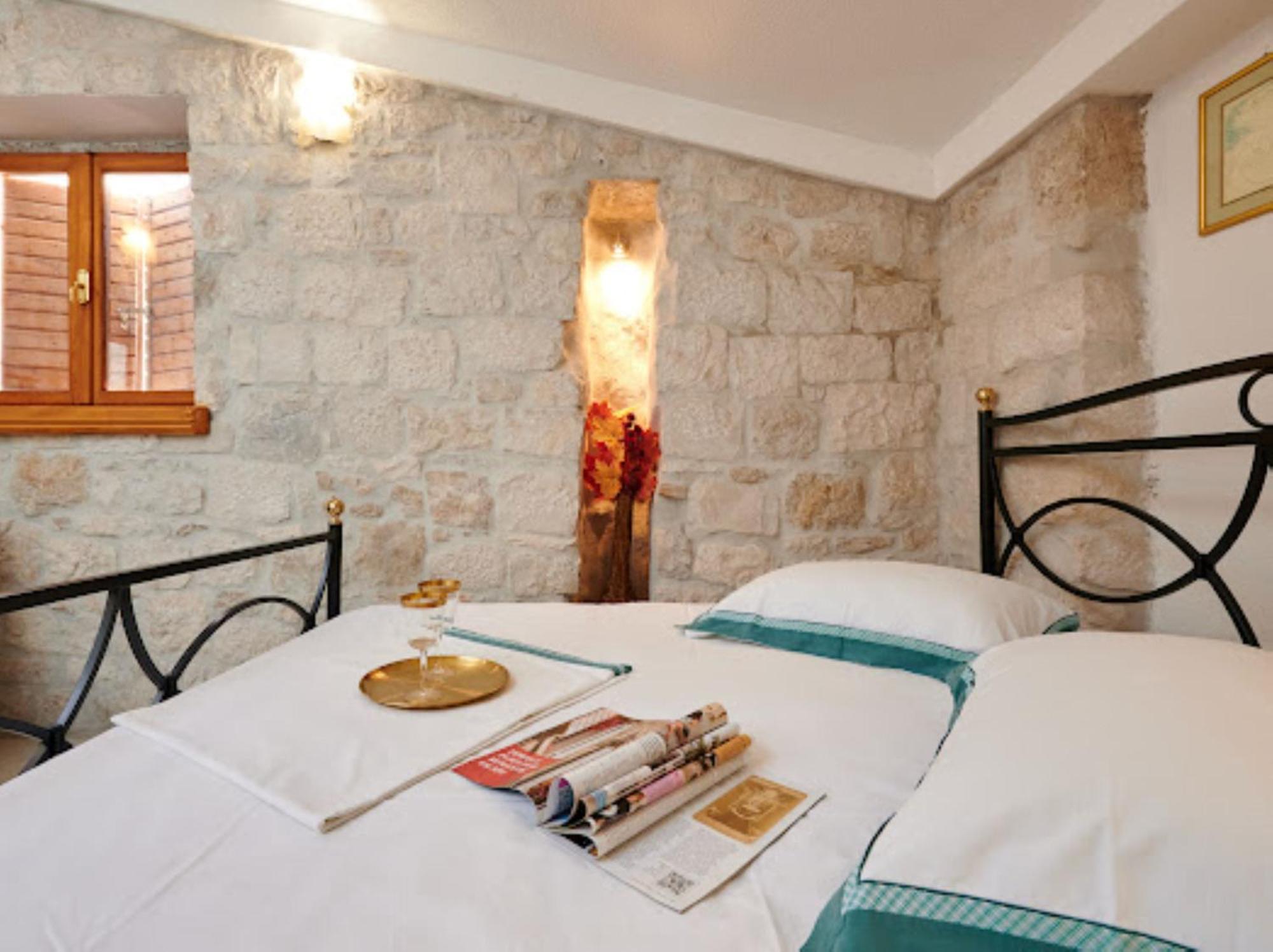 Guesthouse Ana Trogir Old Town Phòng bức ảnh